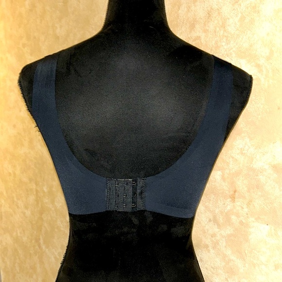 Seamless Wide Strap Push Up Bra Ultra-Comfortable & Moisture-Wicking - Picture 8 of 13